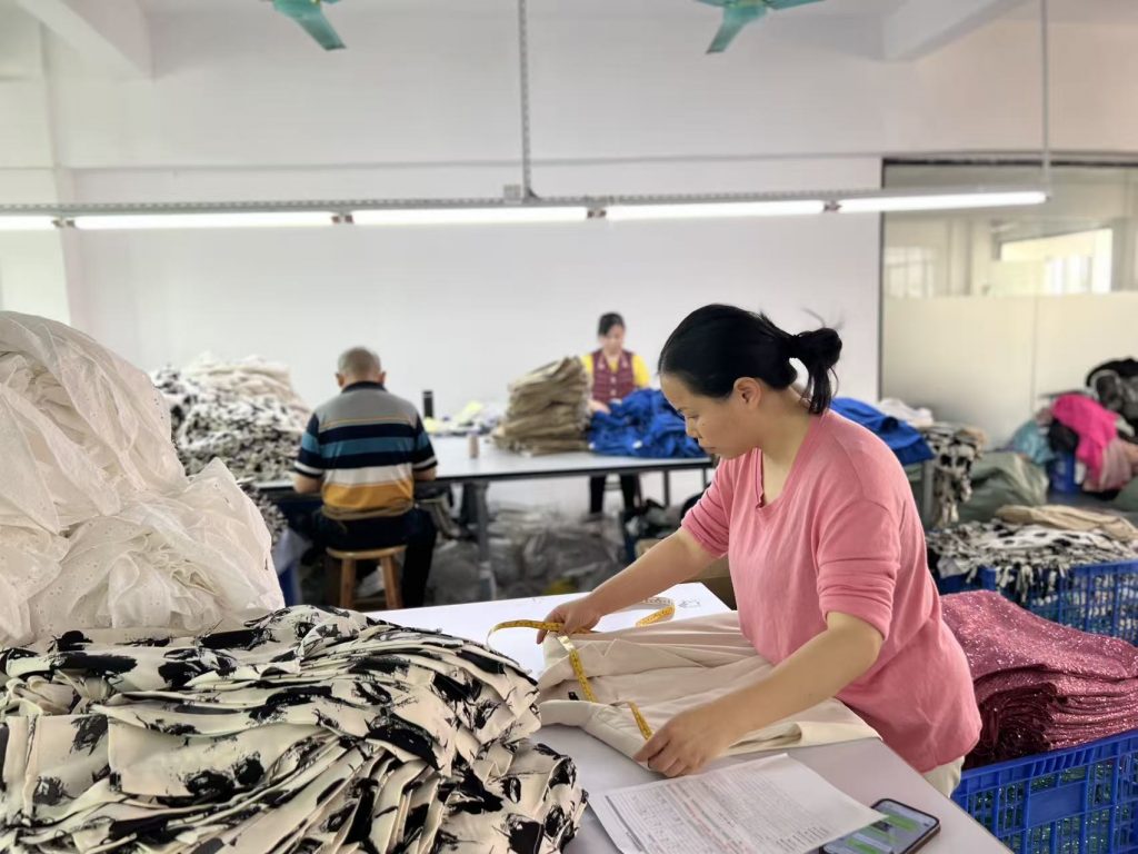 low-moq-clothing-production